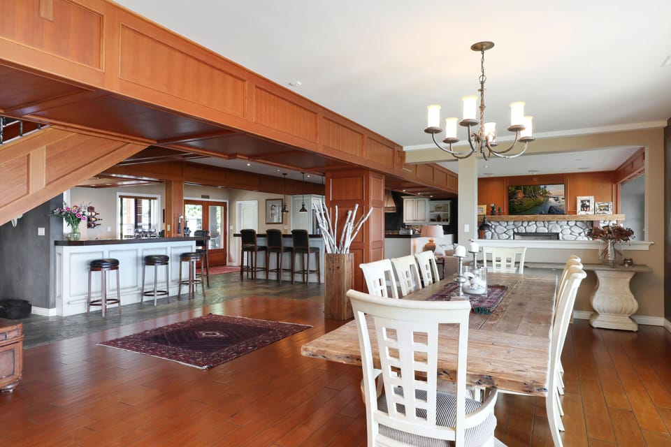 Open plan living and dining space.