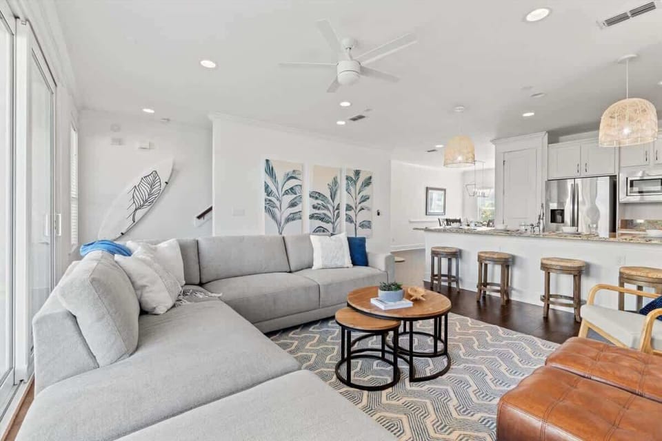 Large Sectional with plenty of seating for the whole family