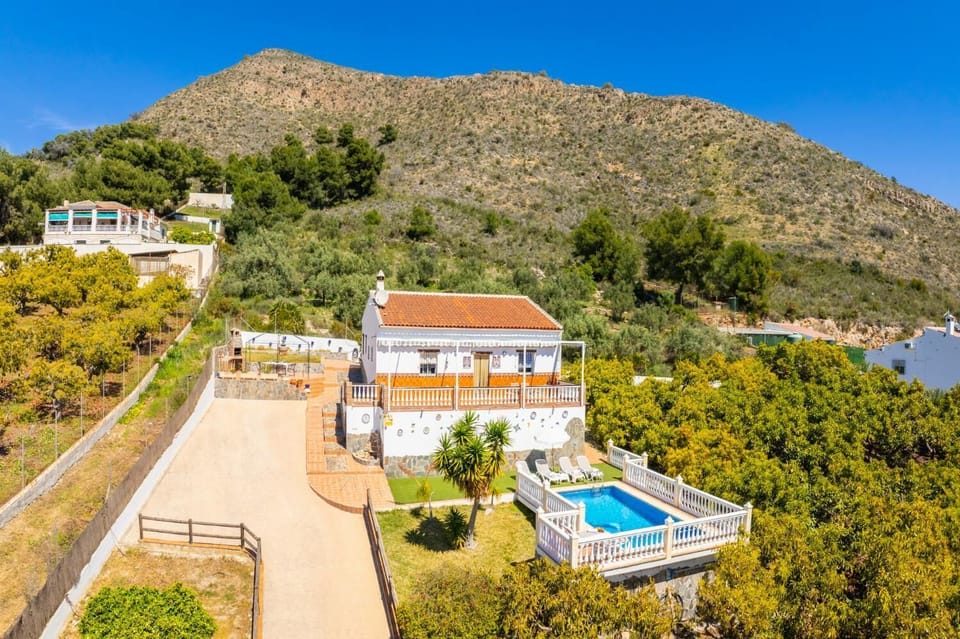 Beautiful villa with private pool and terrace with sea views