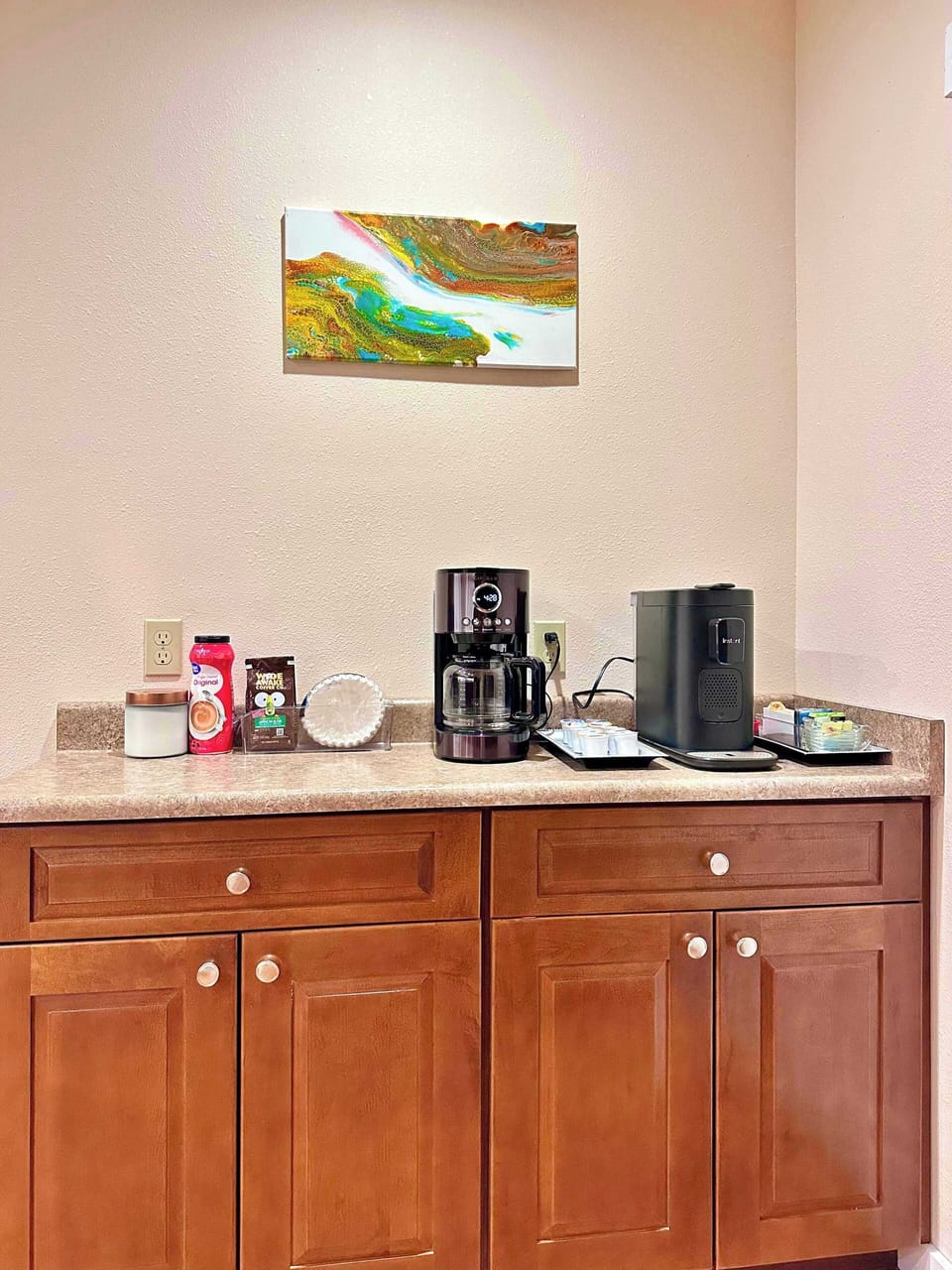 Coffee and tea bar
