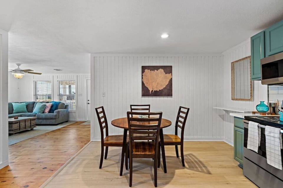 This dining area is located off the kitchen