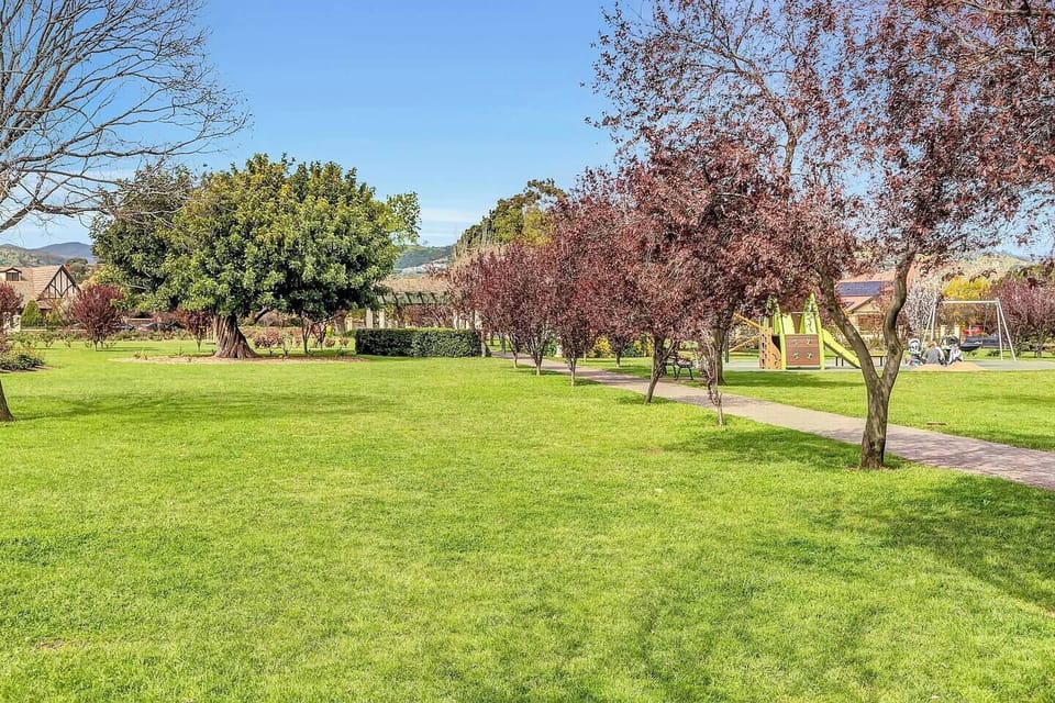 Within a 5-minute walk from the home, Fergusson Square features a pretty green space with a rose garden and playground.