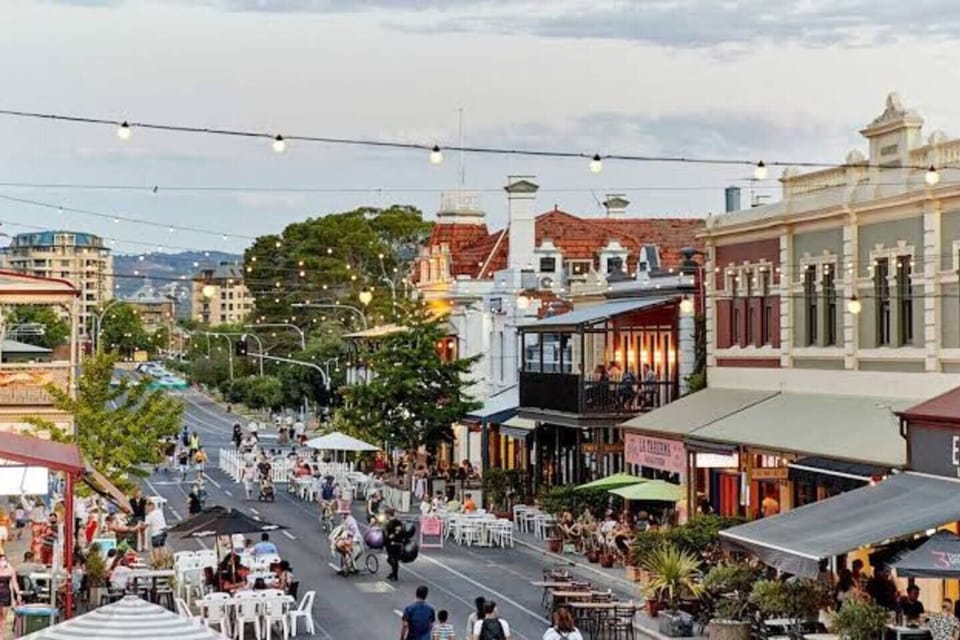 Discover a variety of cafes and restaurants along Rundle Street, a mere 2-minute walk away. Treat yourself to a delightful dining experience in the heart of the city.