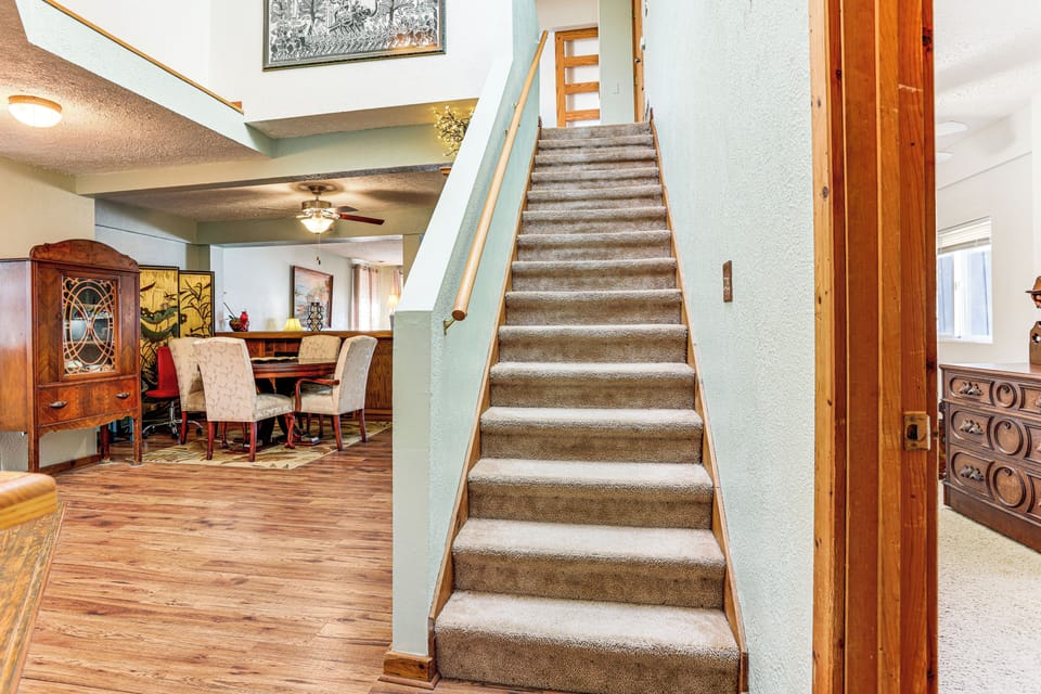 Stairs to 2nd Floor