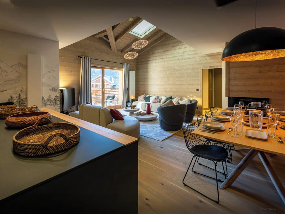 Dining /Lounge