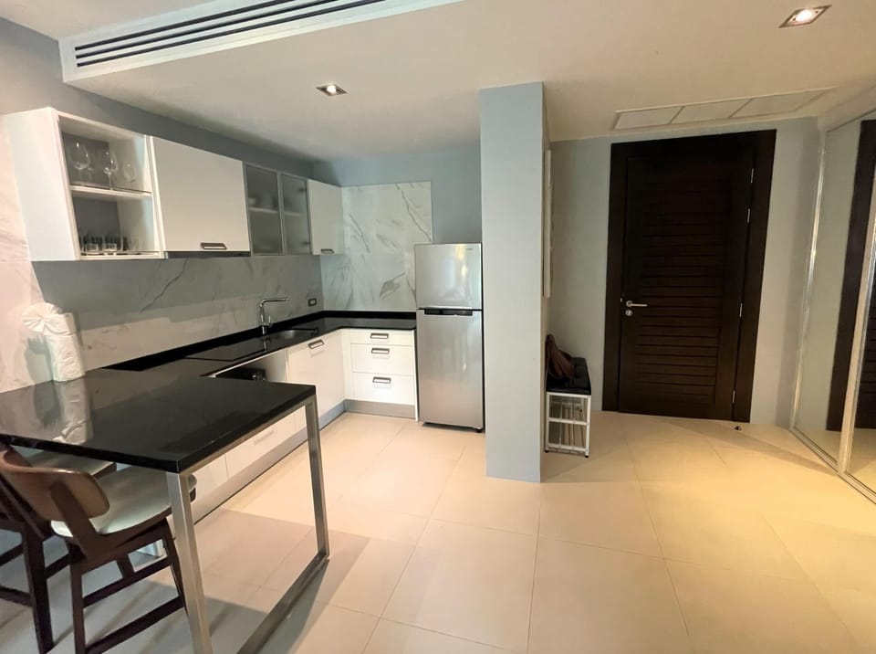 ET708 Top floor apartment at Emerald Terrace (11085)