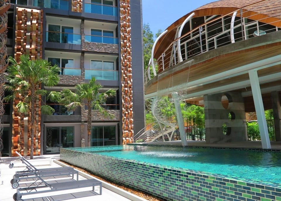 ET708 Top floor apartment at Emerald Terrace (11091)