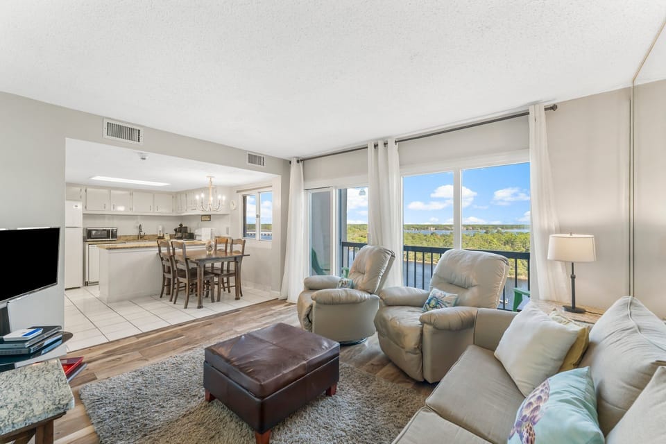 Accessible balcony within the living room allows for a beautiful view of Lake Powell.