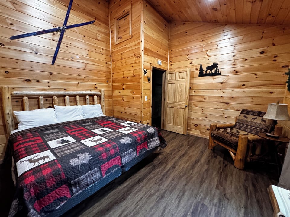 King Bedroom (1)