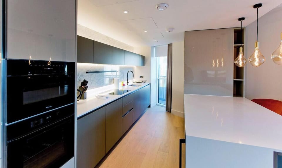 Modern Kitchen with a Touch of Elegance