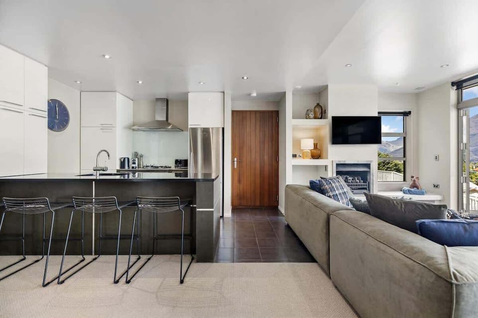 Entertainment lounge, with open flow dining area, kitchen and private spacious balcony with BBQ. Fully double glazed.