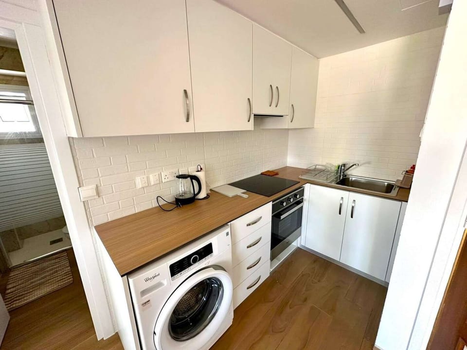 Kitchen, washing machine, electric kettle