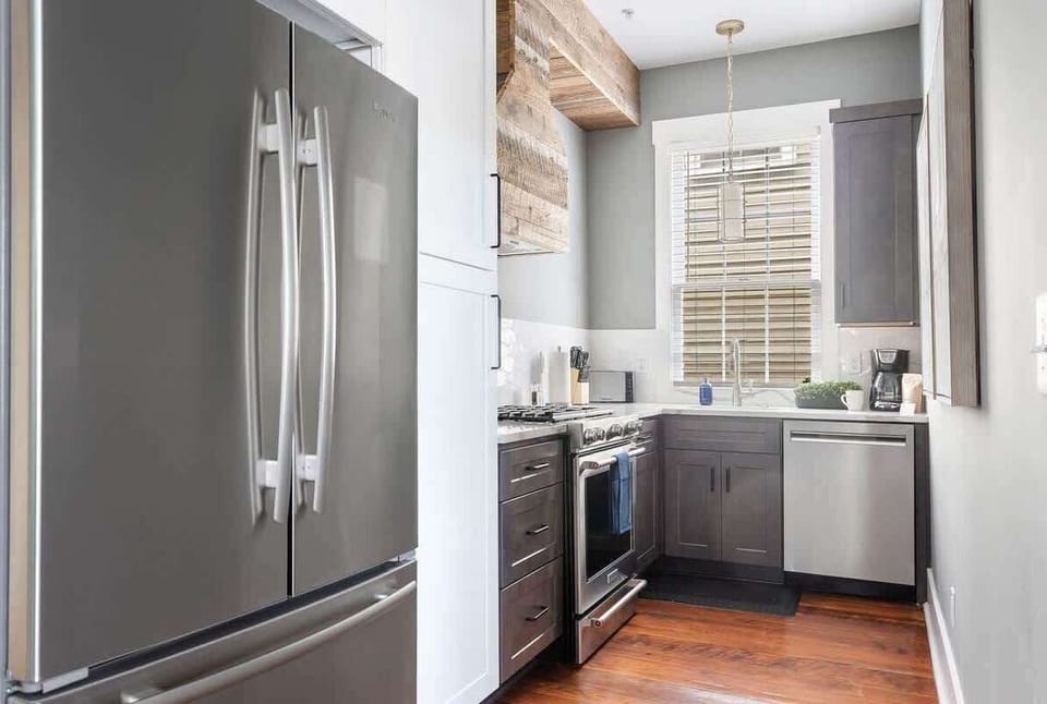 Fully Stocked Kitchen!