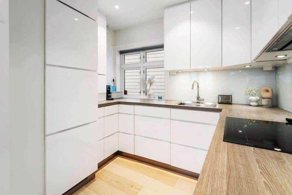 Modern and well equipped kitchen. Suitable even for the master chef!