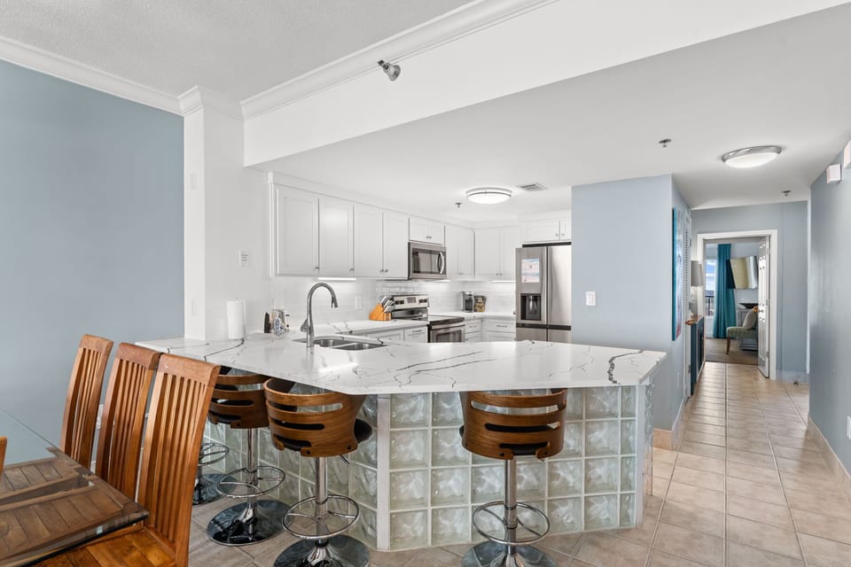 Kitchen With Bar Seating
