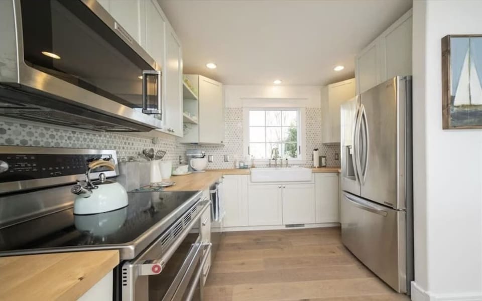 Kitchen with Stainless appliances