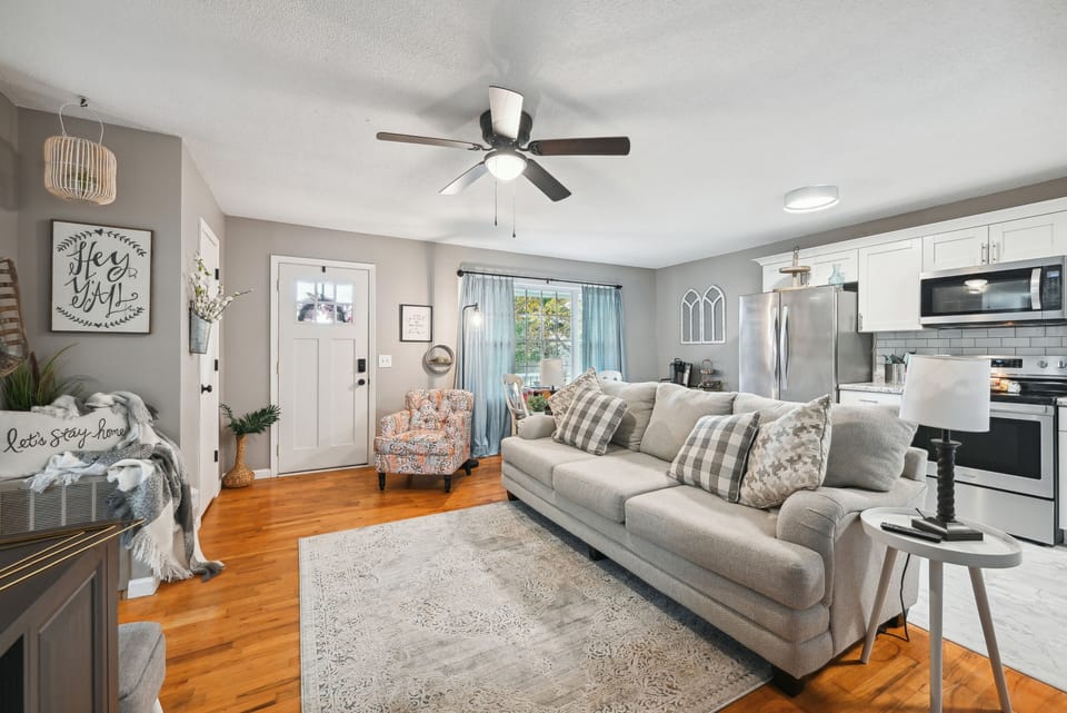 Living Room | Smart TV | Free WiFi