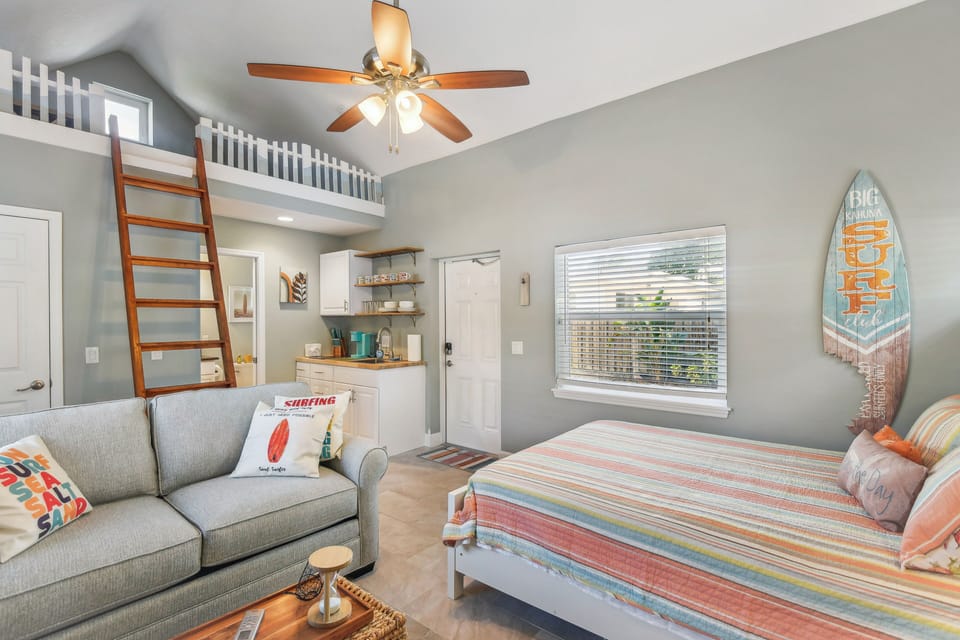 New Smyrna Beach Vacation Rental | Studio | 1BA | 800 Sq Ft | 1 Step Required