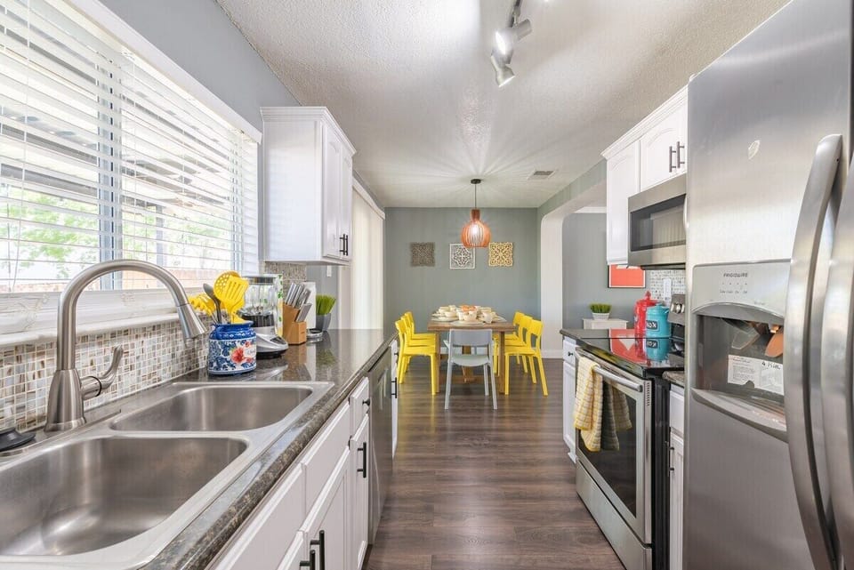Lovely bright kitchen