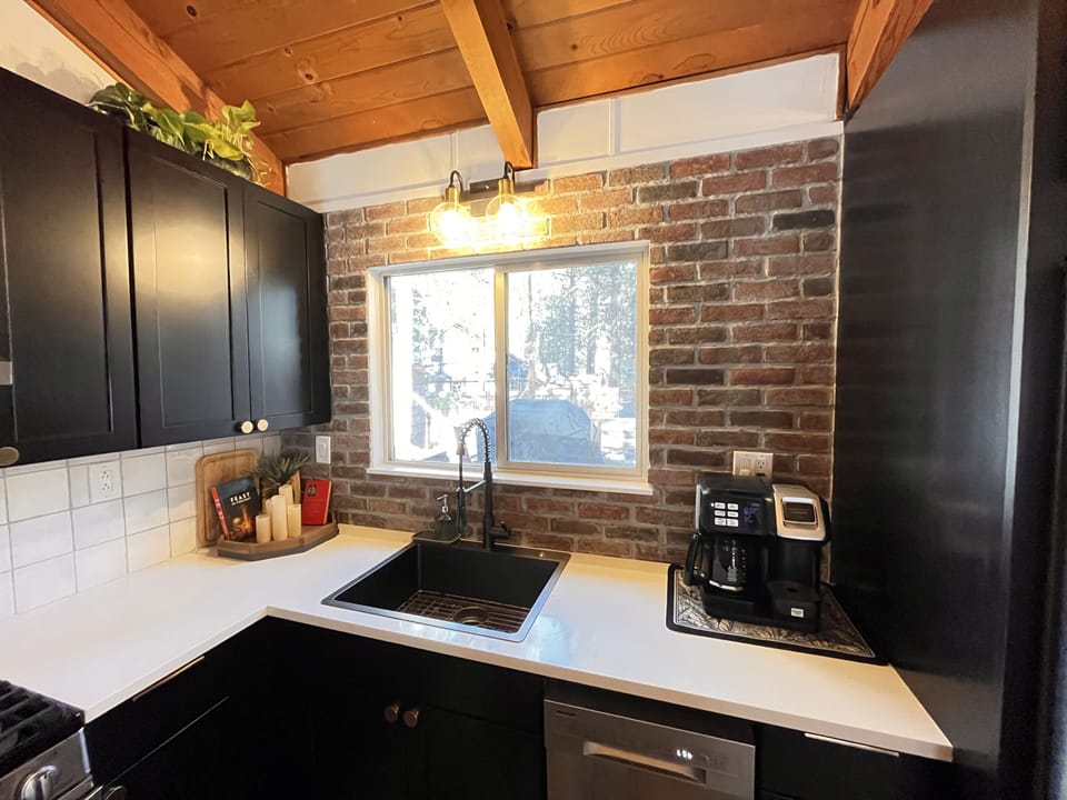 Full Kitchen amenities: French press, Blender, CrockPot, InstaPot, & much more