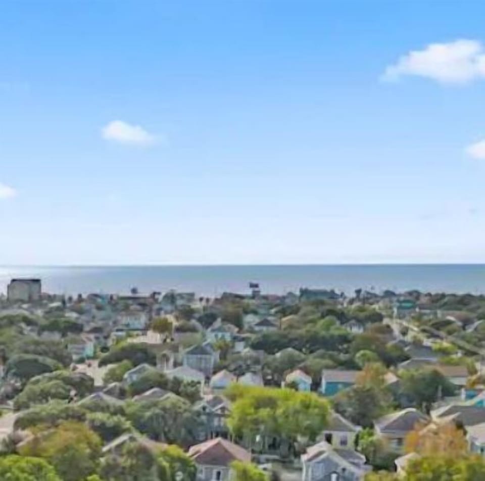 We are less than a 1/2 a mile from Pleasure Pier and many wonderful restaurants!