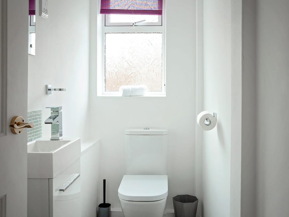 Bathroom | Pine Hill Lodge, Guisborough