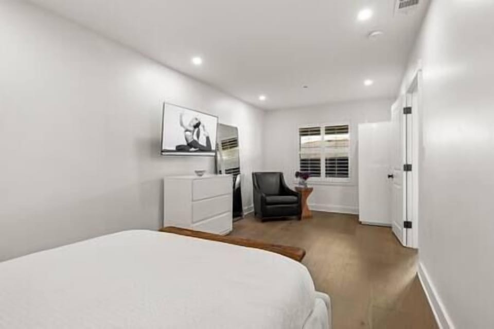 Bedroom 2 (2)