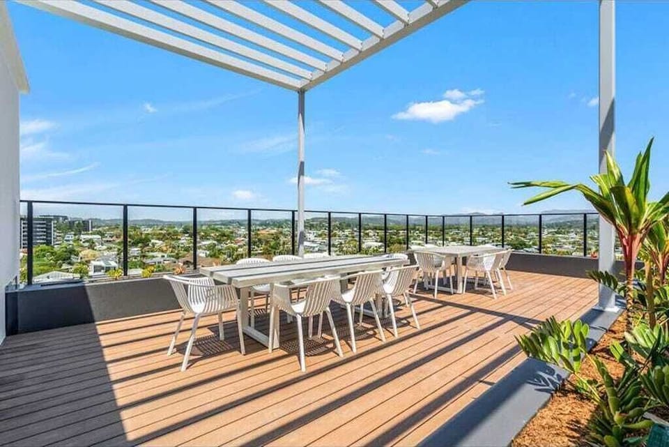 Rooftop seating and BBQ area (shared) 