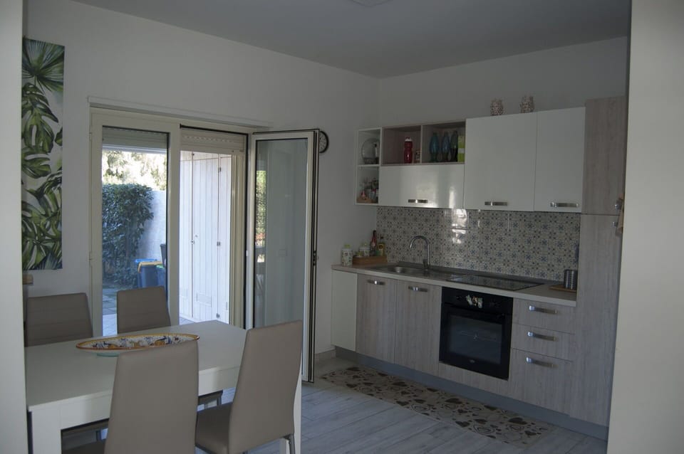 Autumn, Kitchen, Spring, Summer