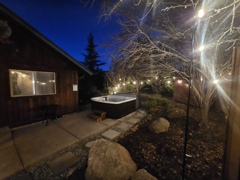 New patio with hot tub and rope lighting! Perfect for stargazing!