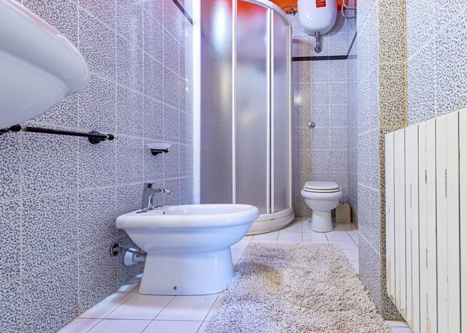 Bathroom, shower-Loft-Elba Island