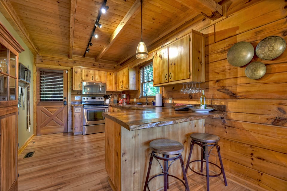 Plenty of room for the entire family to enjoy their North Georgia Mountain vacation