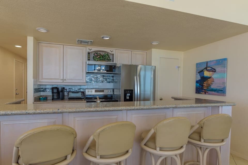 Counter/Kitchen
