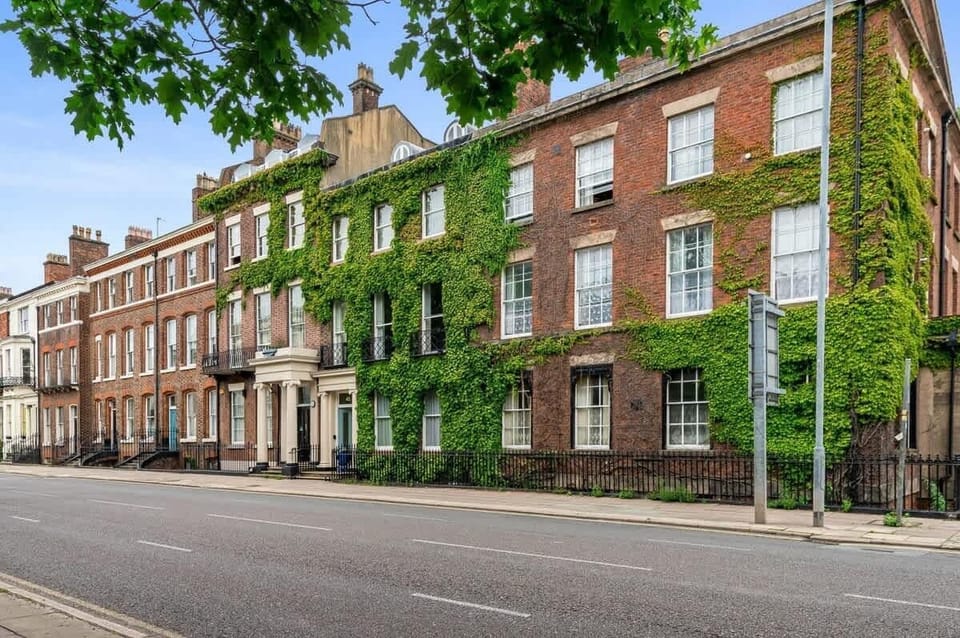 Catharine Quarters IV, Liverpool - Host & Stay