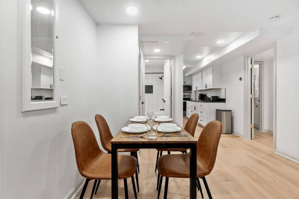 Dine comfortably with a partner, friend, small crew. Open layout for ease.