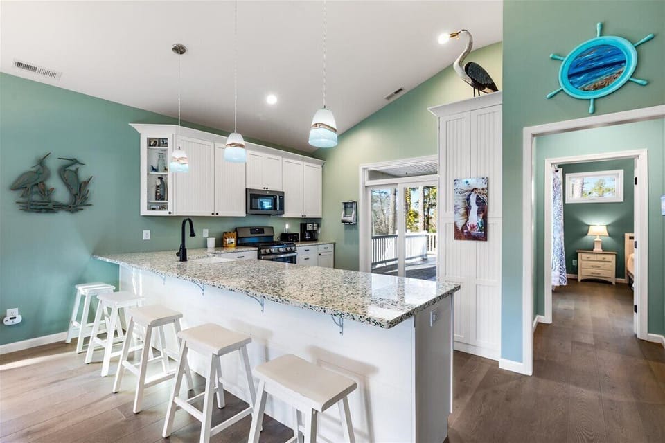Grab a quick bite at the Breakfast Bar before hitting the Beach.