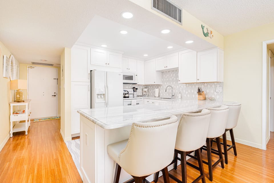 Additional eat-in bar stools