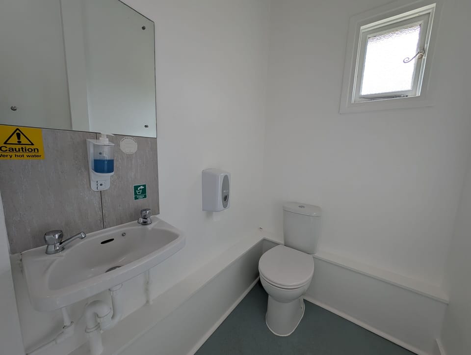 Dover Town Rooms, First Floor Bathroom WC 