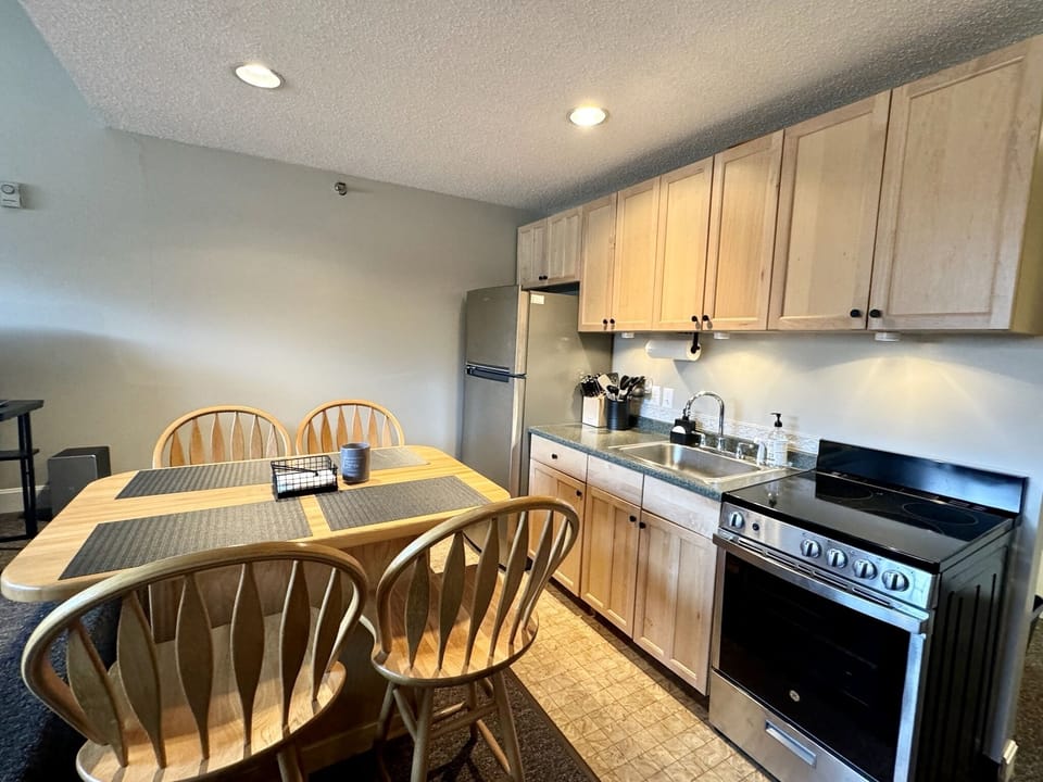 Plenty of seating and cooking space
