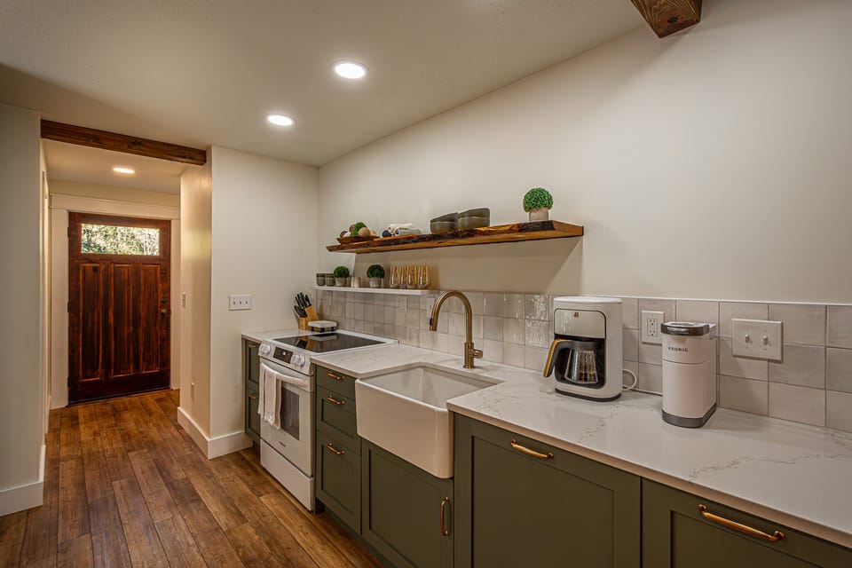 "The property was clean well appointed with all new appliances."-Marti July2025