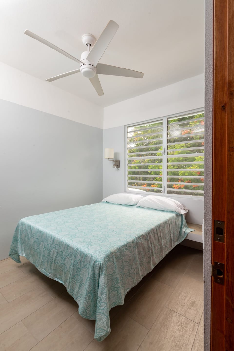 Bedroom with Queen size bed
