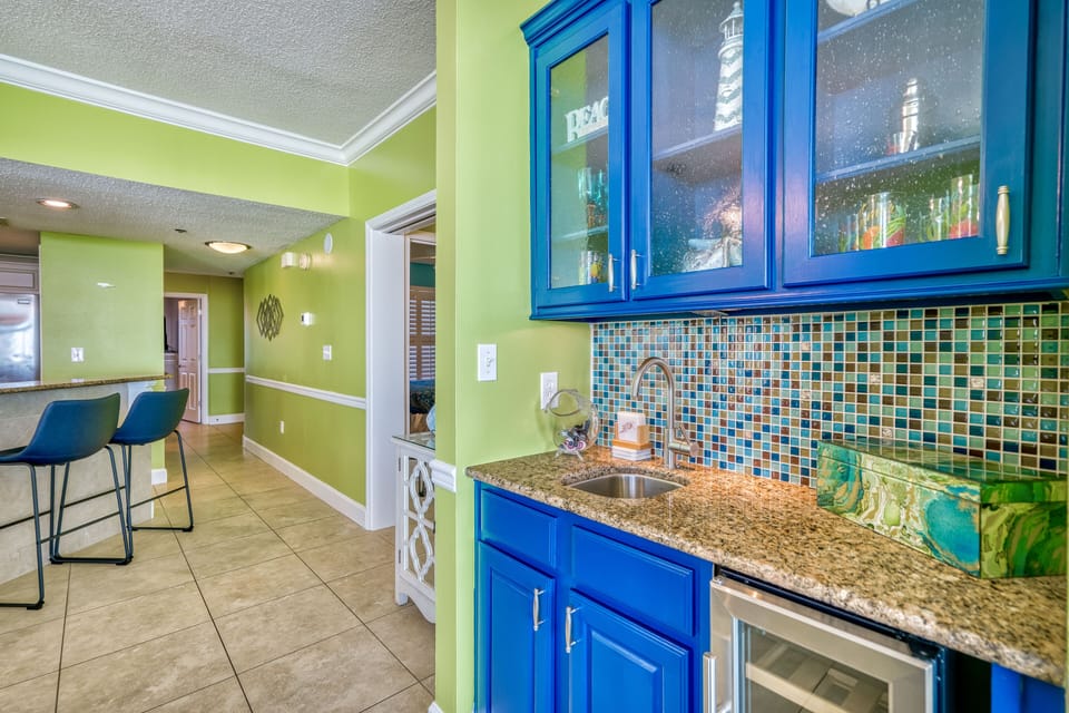 Entertainers Dream. Wet Bar with wine refrigerator 