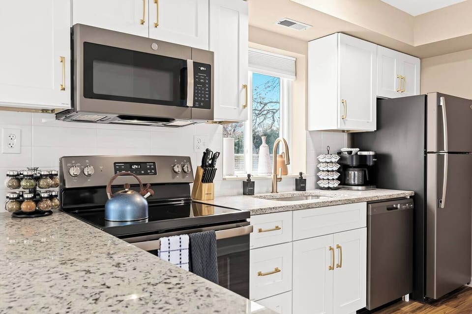 Unleash your culinary creativity in this sleek and modern cooking space