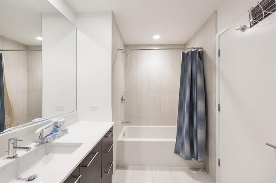 Herndon/Reston Reston 1 Bedroom Bathroom