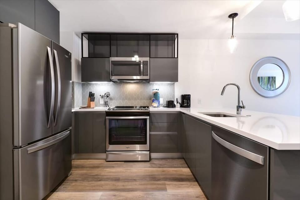 Downtown/South End Boston 1 Bedroom Kitchen