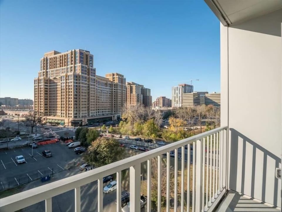 South Arlington Arlington 1 Bedroom with Balcony View