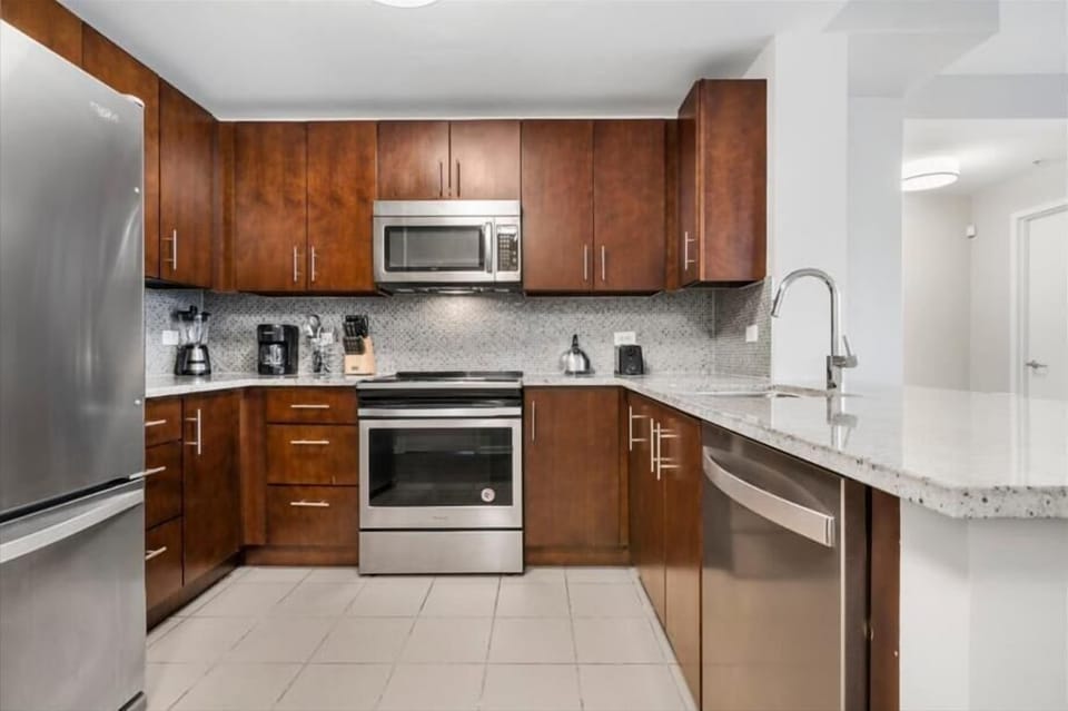 Jersey City 2 Bedroom River View Kitchen