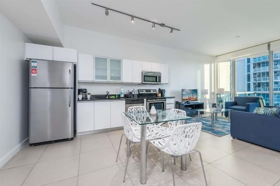 Miami Miami Beach 1 Deluxe Partial Ocean Vi Dining Room