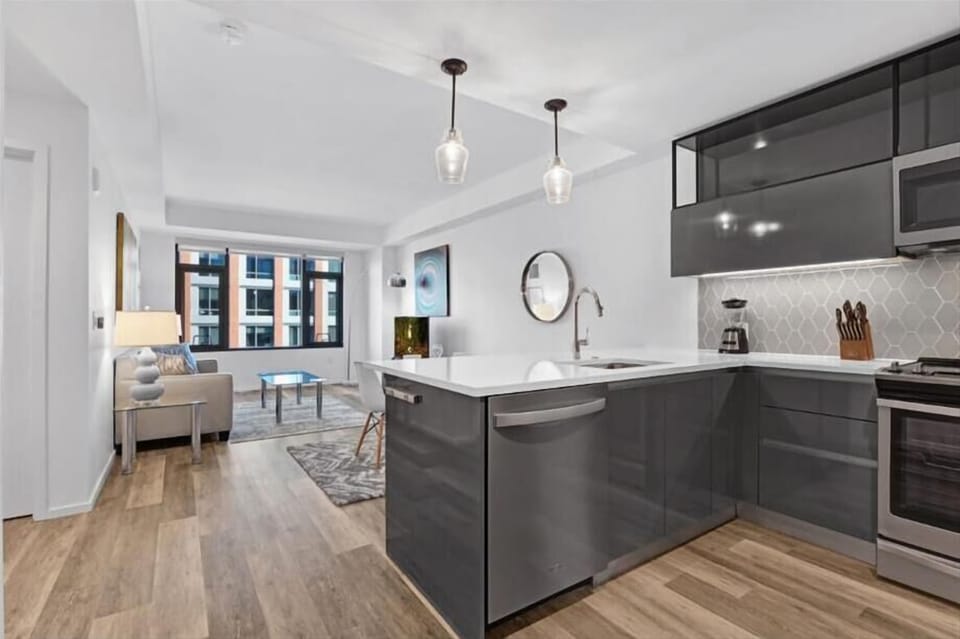 Downtown/South End Boston 1 Bedroom Kitchen