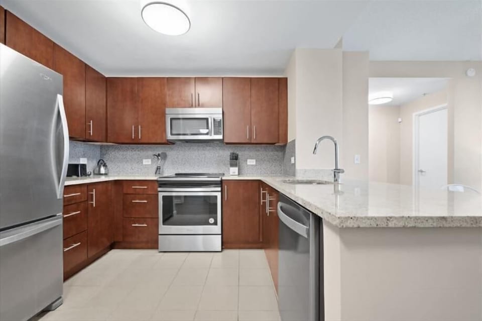 Jersey City 2 Bedroom River View Kitchen